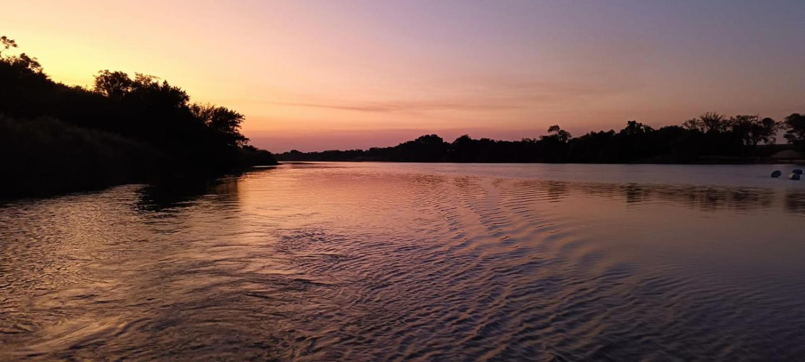 Hippo Retreat & Tiger Fishing Komatipoort Exteriör bild